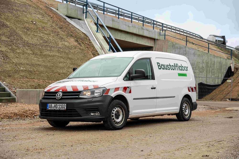 Wir sind mit unseren mobilen Laborwagen auf der Baustelle für Sie im Einsatz.